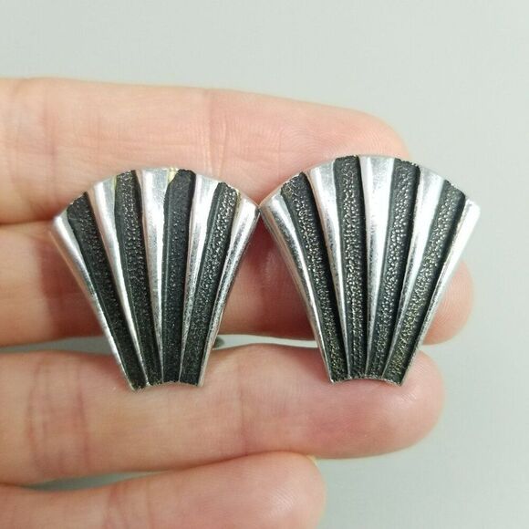 Vintage Silver Tone Shell Shape Clip On Earrings, Made in Germany, Retro - Picture 6 of 7